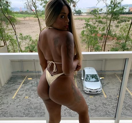 Foto di nudo di fuga di OnlyFans di Cariucha