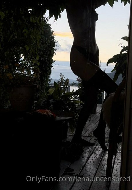 Naken lekkede OnlyFans-bilde av Lenauncensored