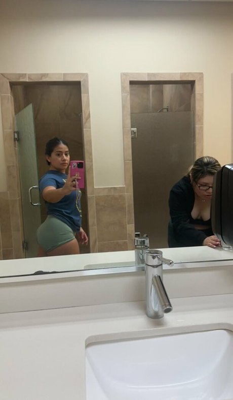 Gabrielamhdzz naked leaks OnlyFans pic