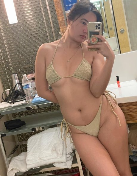 Naakte gelekte OnlyFans-foto van Gandaisthename