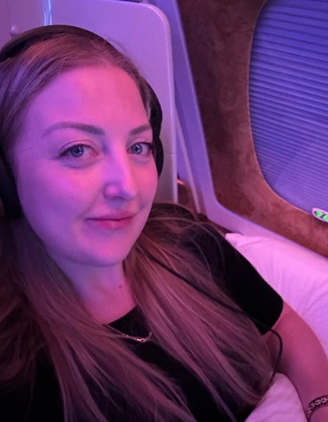 Nacktes geleaktes OnlyFans-Foto von Charlotte Grace