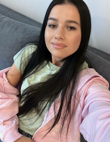 Naken lekkede OnlyFans-bilde av Emiliaaa