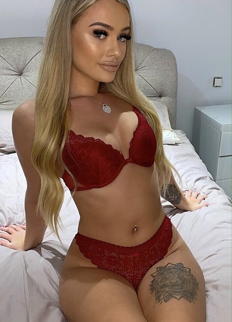 Foto di nudo di fuga di OnlyFans di Bad Barbie