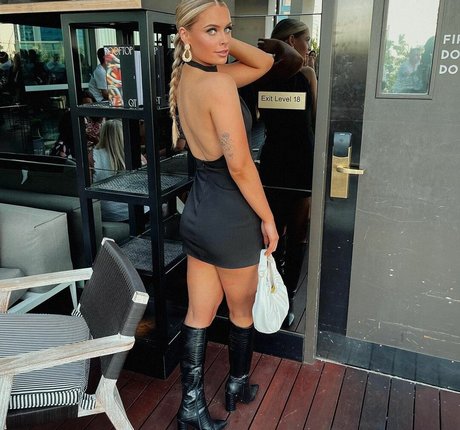 Обнаженная фотография утечки OnlyFans от Kirra Schofield