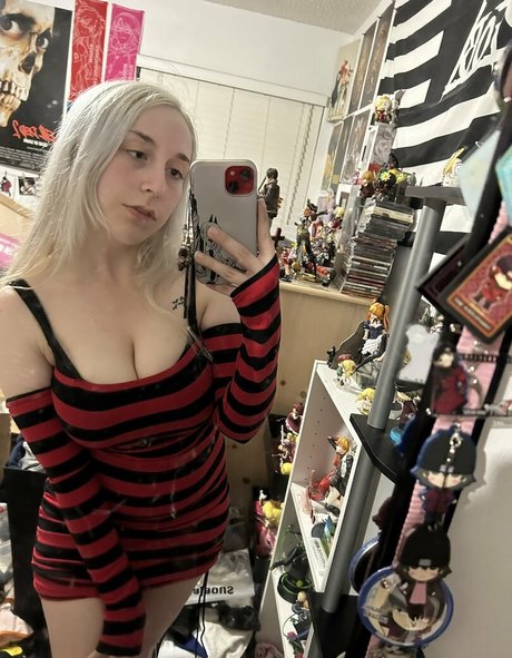 Nacktes geleaktes OnlyFans-Foto von Kyloquinn