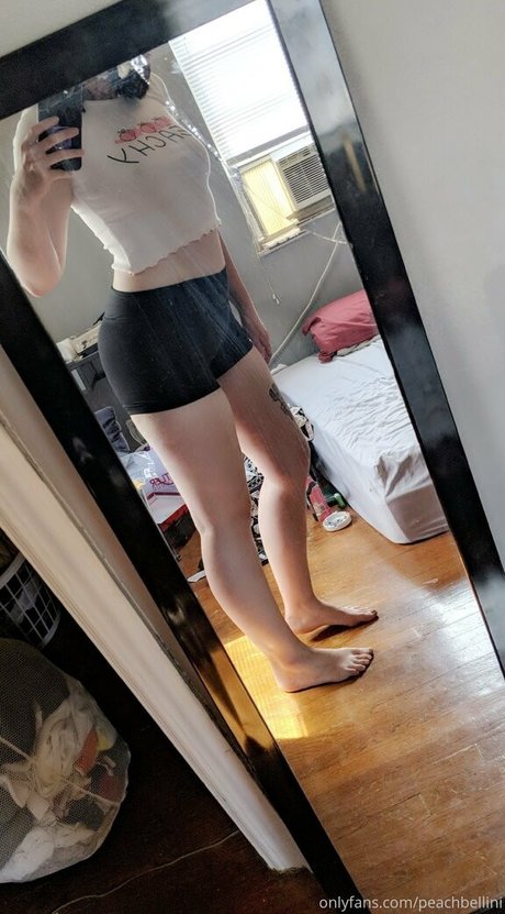 Photo nue de fuite OnlyFans de Peachbellini