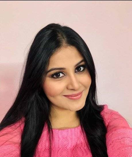 Nacktes geleaktes OnlyFans-Foto von Damini Arora