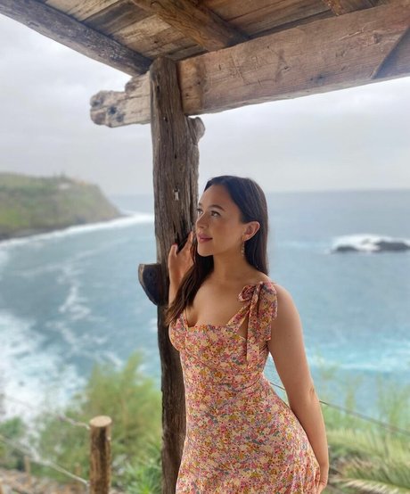 Naken lekkede OnlyFans-bilde av Eliza Butterworth