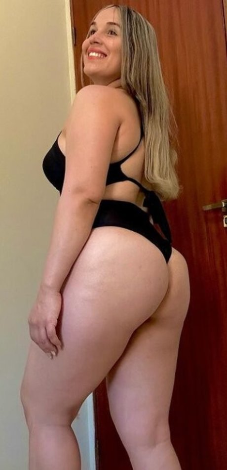 Alasti lekkinud OnlyFans-i pilt Luana Lua