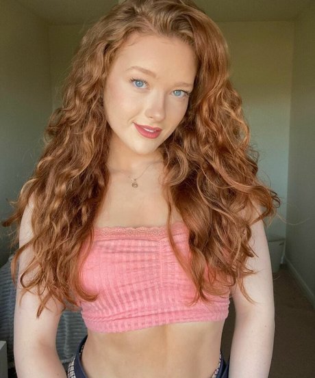 OnlyFans-model Phoebeisginger