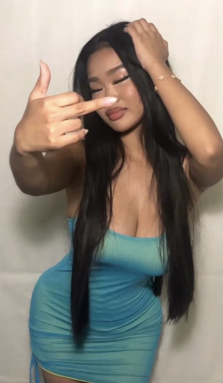 Foto di nudo di fuga di OnlyFans di Althizy