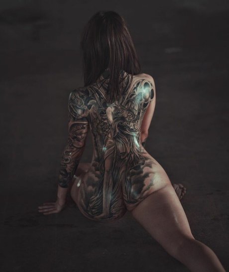 Alasti lekkinud OnlyFans-i pilt Tigerrlilyx