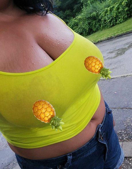 OnlyFans-model Curvycarla