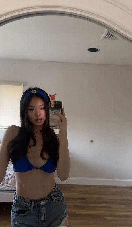 Lizzieekim naked leaks OnlyFans pic
