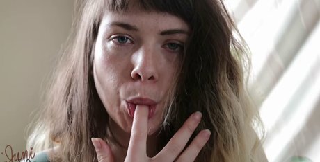 Juni Blake OnlyFansリークヌード写真