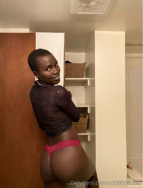 Foto desnuda filtrada de OnlyFans de Nyashyyy