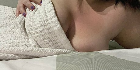 Naakte gelekte OnlyFans-foto van Izzyg02