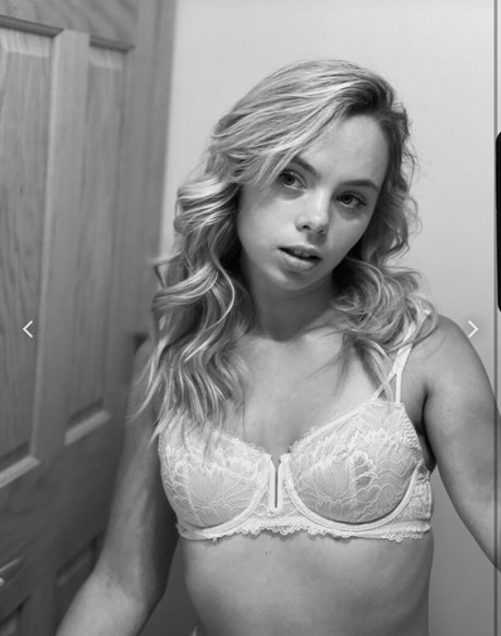 Miss995 OnlyFansリークヌード写真