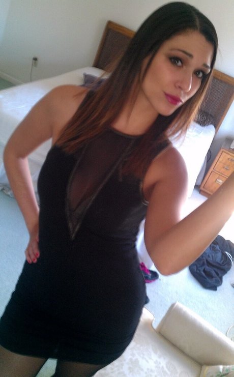 Naken lekkede OnlyFans-bilde av Adrienneadora