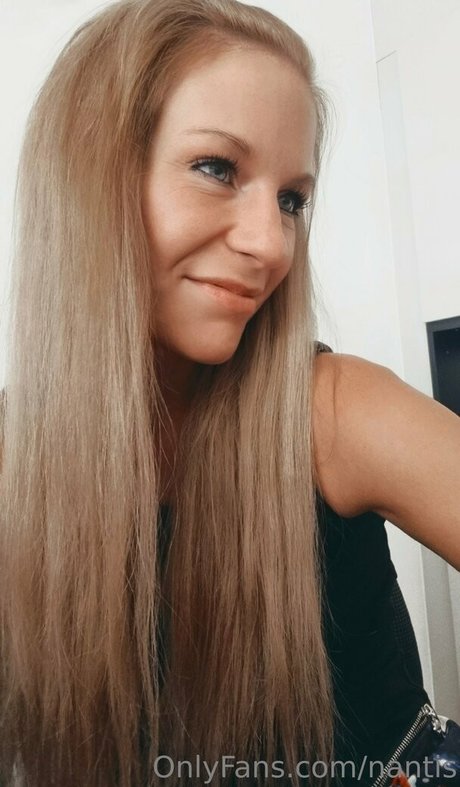 Nacktes geleaktes OnlyFans-Foto von Nantis