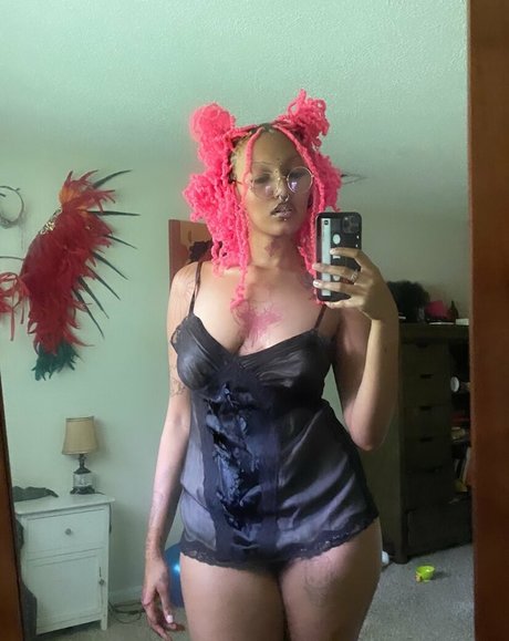 Foto di nudo di fuga di OnlyFans di Insan3gal