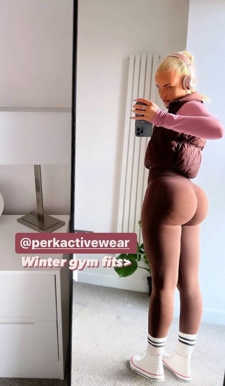 Naken läckt OnlyFans-bild av Zara Louisa