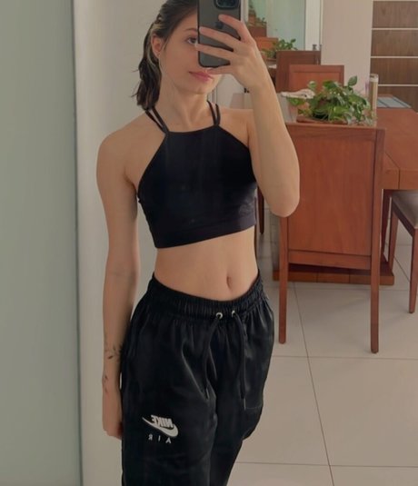 Nacktes geleaktes OnlyFans-Foto von Ingrid Larissa