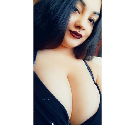 Nahá fotka uniklých OnlyFans od Ionela Madalina