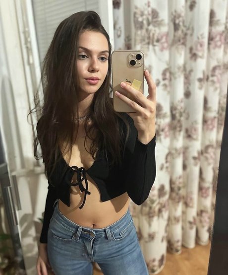 Обнаженная фотография утечки OnlyFans от Foxy Laura