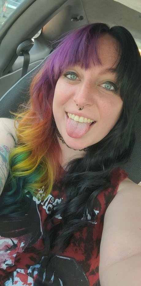 Foto di nudo di fuga di OnlyFans di Elvishlydeviant13