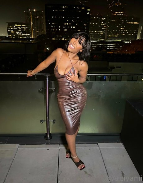 Naken läckt OnlyFans-bild av Areiyami