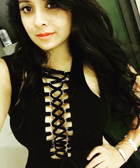 Photo nue de fuite OnlyFans de Jezz Angeles