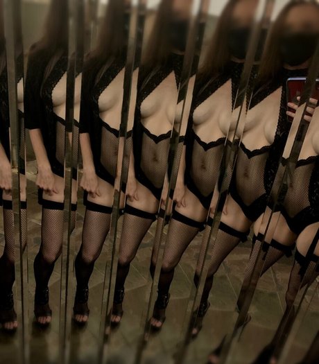 Nahá fotka uniklých OnlyFans od Qiraanise