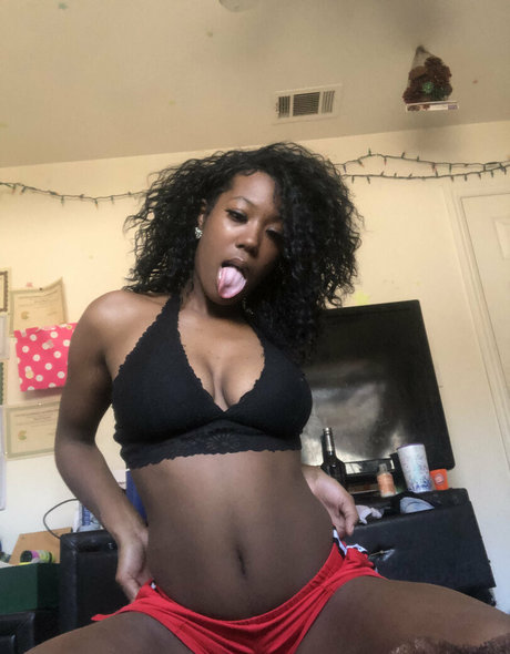 Foto di nudo di fuga di OnlyFans di Krazyyy4k