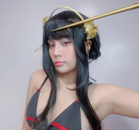 Alasti lekkinud OnlyFans-i pilt Mika Daime