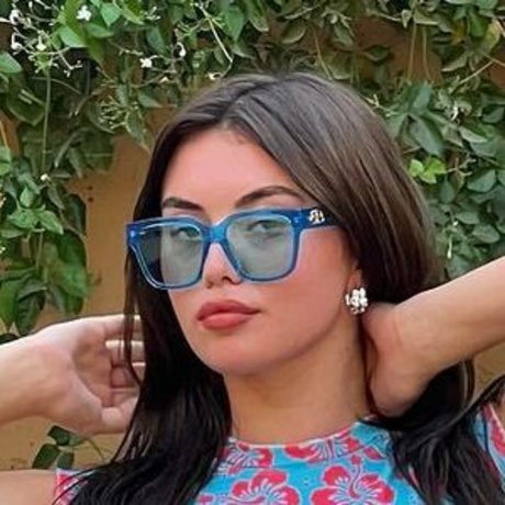 Naken läckt OnlyFans-bild av Millie Hannah