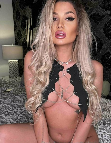 Обнаженная фотография утечки OnlyFans от Bellahotxx