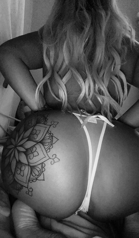 Обнаженная фотография утечки OnlyFans от Chazbondsfield1