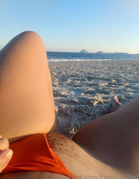 Обнаженная фотография утечки OnlyFans от Casal Peachvelvet