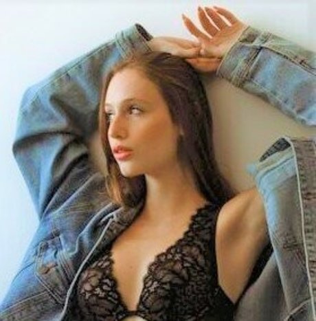 Naken lekkede OnlyFans-bilde av Orin Peer