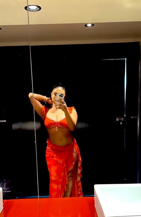 Naken lekkede OnlyFans-bilde av Taylaraywhite