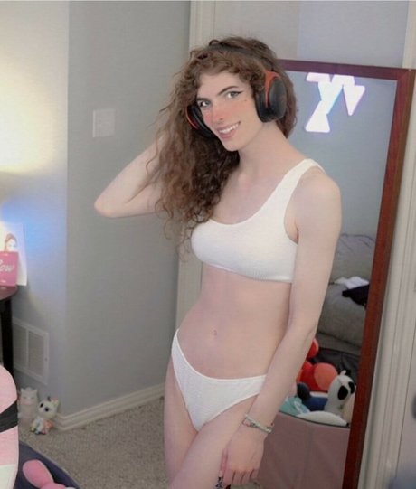 Nacktes geleaktes OnlyFans-Foto von Aspicycow