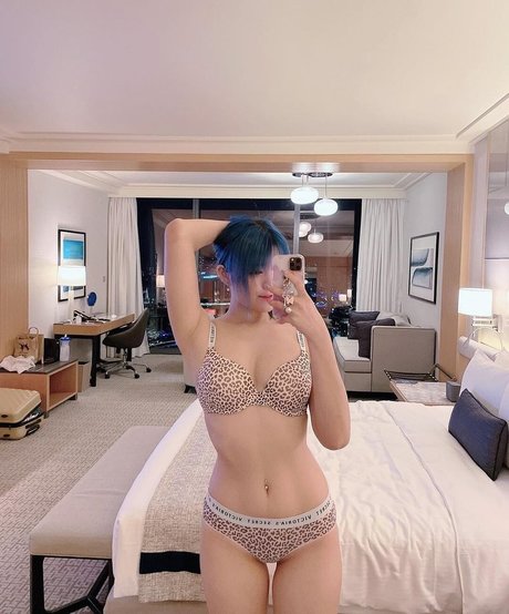 Nacktes geleaktes OnlyFans-Foto von Mikipuff