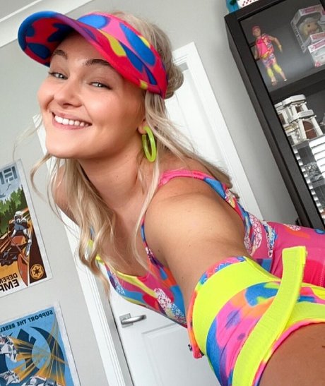 OnlyFans-model Hollyonfilm