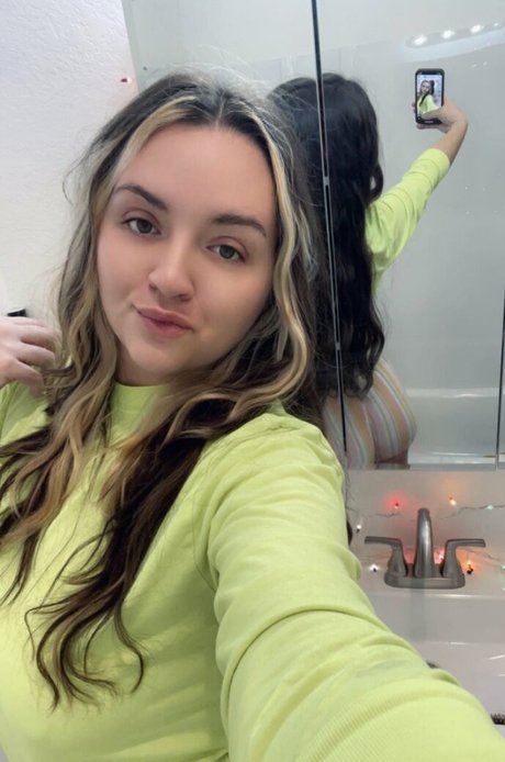 Foto desnuda filtrada de OnlyFans de Oohkarlalala