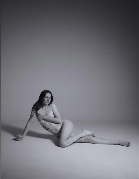 Naken lekkede OnlyFans-bilde av Polinapoltina