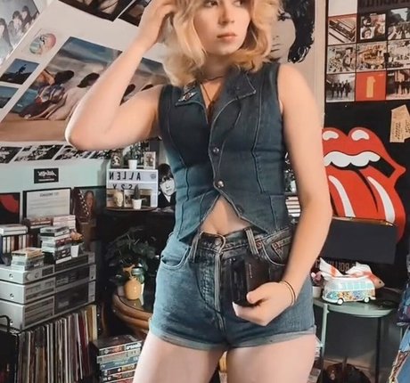 OnlyFans-model Issy Allen