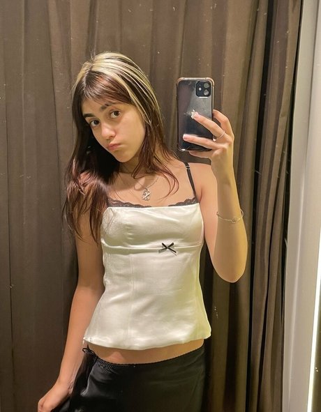 Naken lekkede OnlyFans-bilde av Isabella Angelina