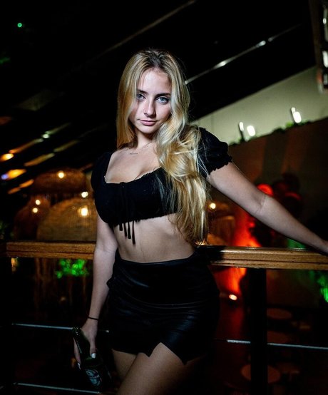 Naken lekkede OnlyFans-bilde av Julie Remoissenet