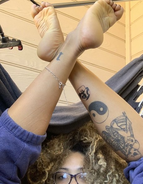 Alasti lekkinud OnlyFans-i pilt Omgitsbratch